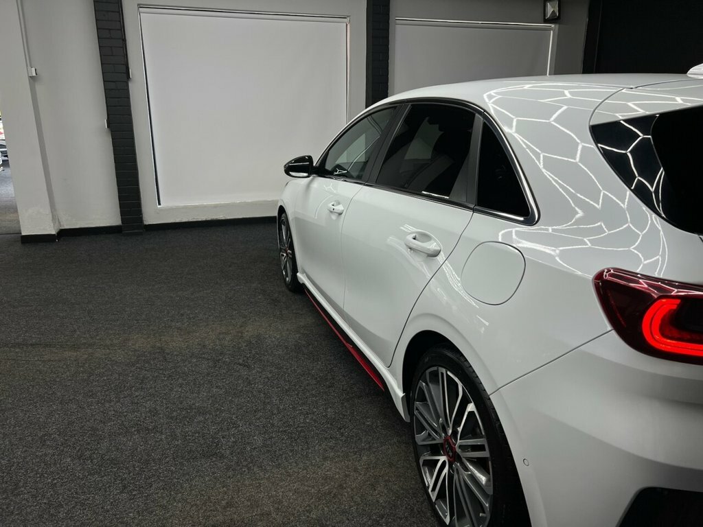 Kia Ceed 1.6L Gt White #6