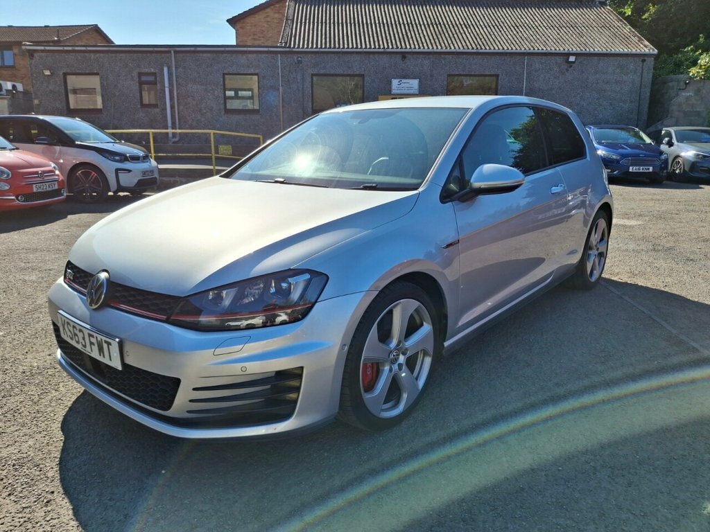 Volkswagen Golf Golf Gti Performance Red #2