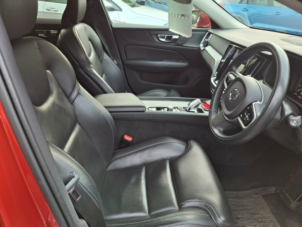 Volvo V60 2L Inscription Red #5