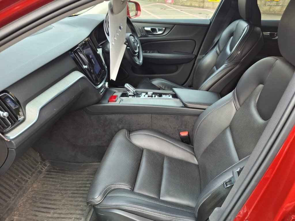 Volvo V60 2L Inscription Red #6