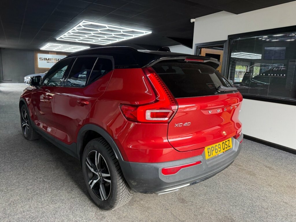 Volvo XC40 1.5L R-design DP69OSZ Red #3