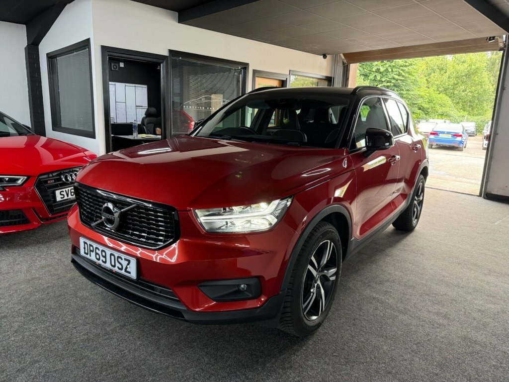 Volvo XC40 1.5L R-design DP69OSZ Red #2