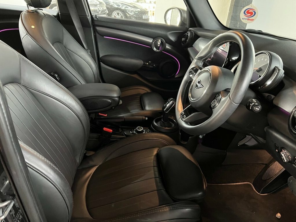 Mini Hatch 1.5L Cooper Exclusive WA72UUD Black #2