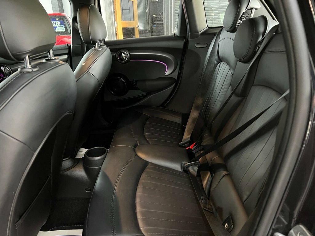Mini Hatch 1.5L Cooper Exclusive WA72UUD Black #4