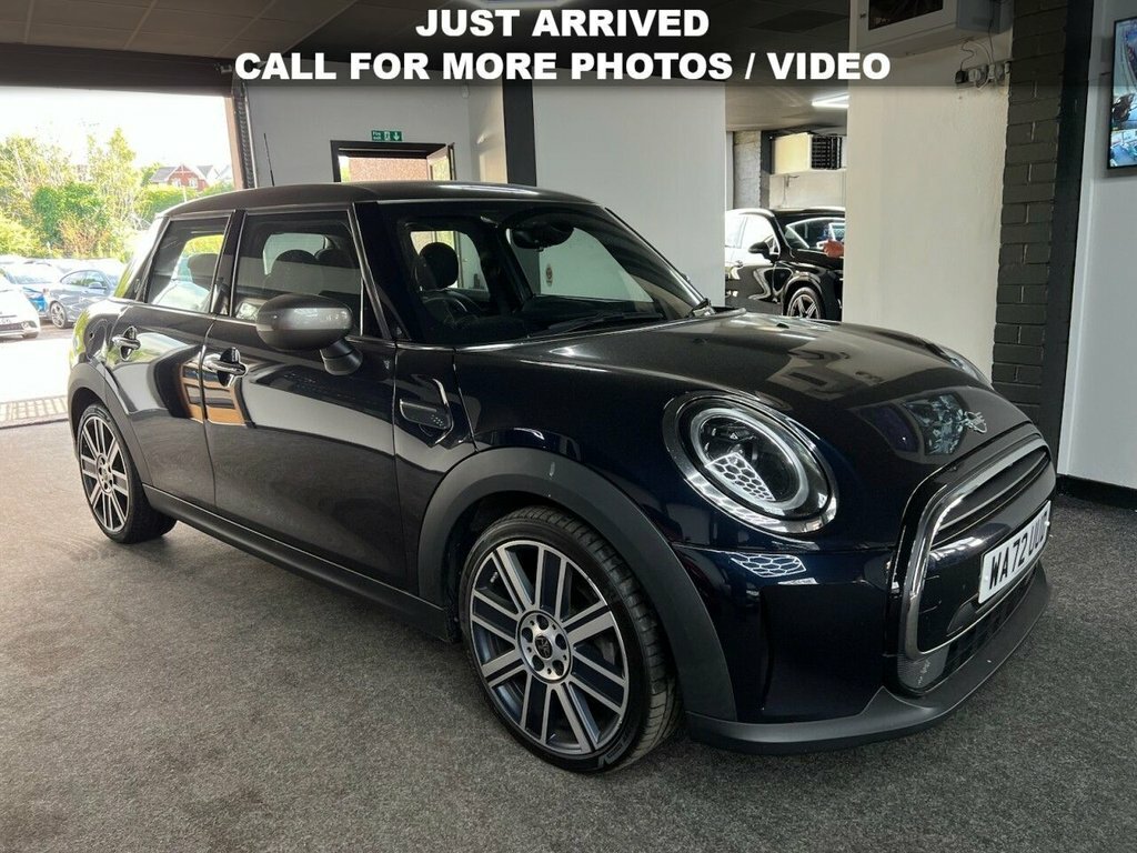 Mini Hatch 1.5L Cooper Exclusive WA72UUD Black