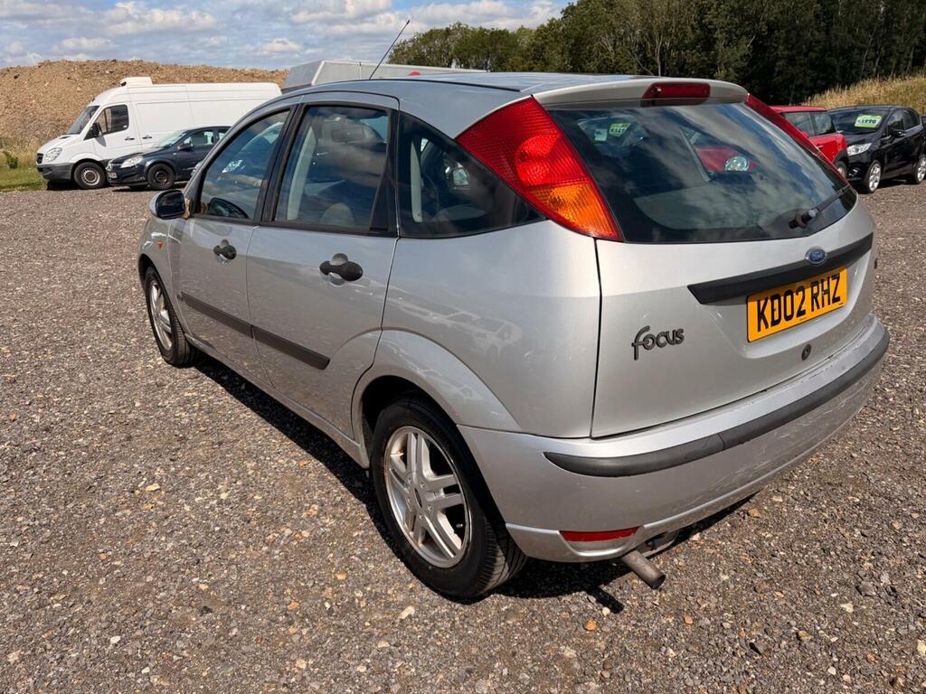 Ford Focus Hatchback 1.6I 16V Zetec 200202 Silver #4