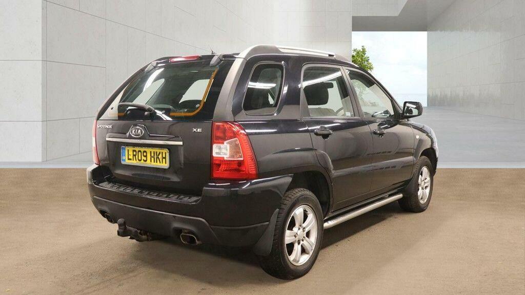 Kia Sportage 2.0 Crdi Xe 2Wd Black #4