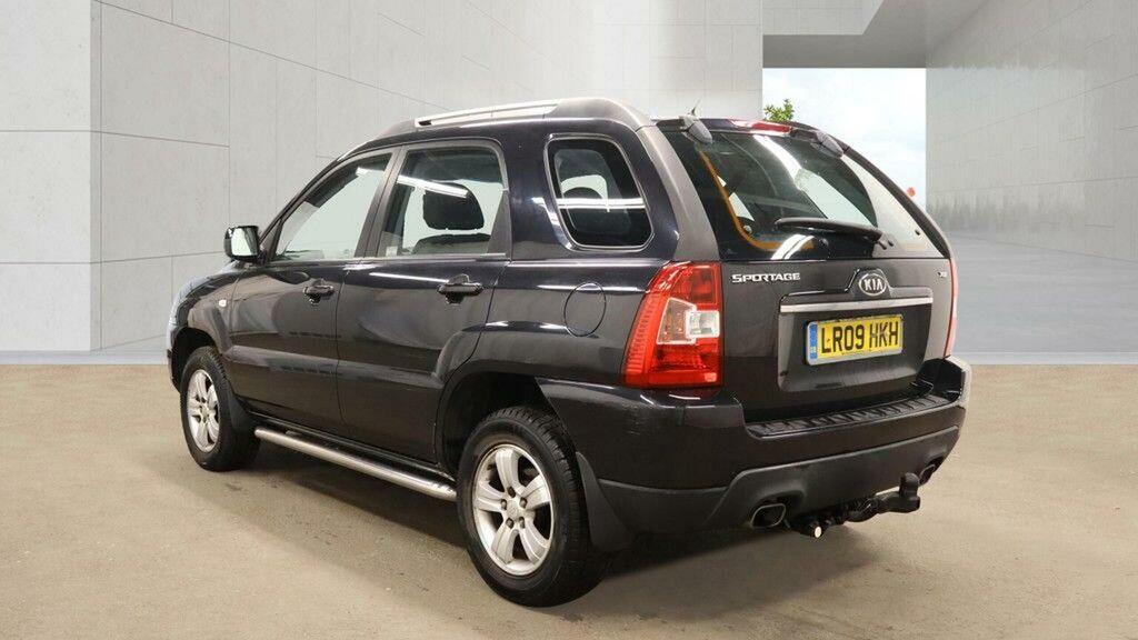 Kia Sportage 2.0 Crdi Xe 2Wd Black #3
