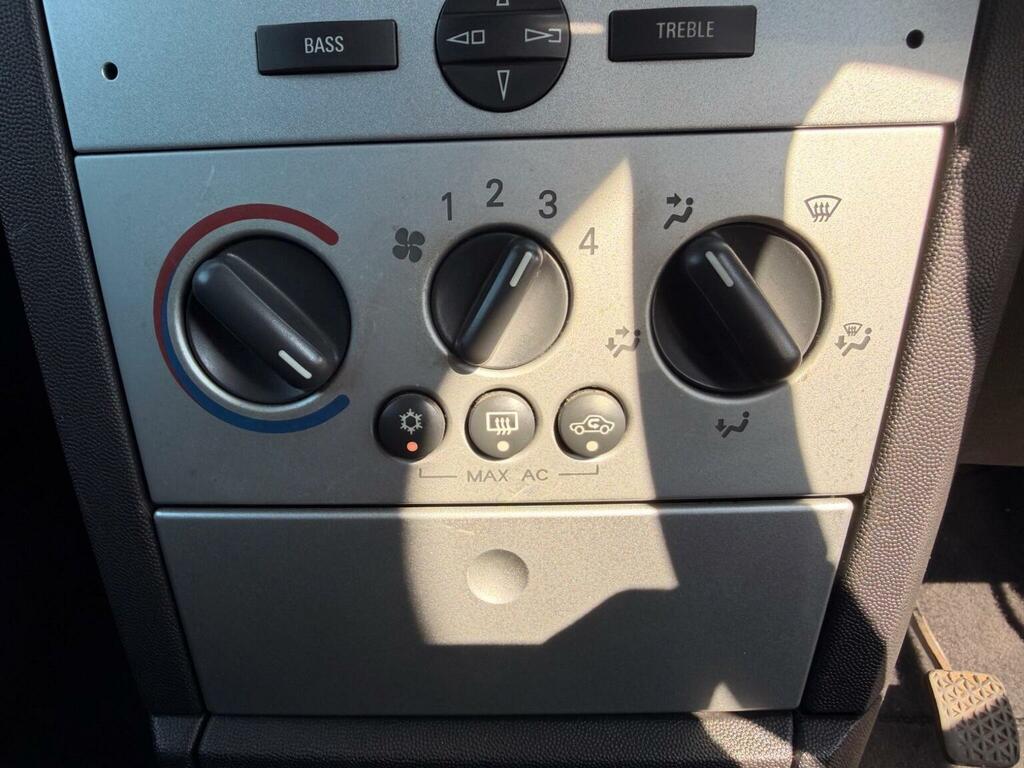 Vauxhall Meriva 1.4L Life Silver #19