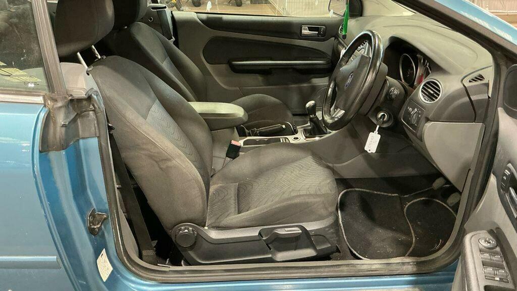 Ford Focus Cc 2.0 Cc-2 - Part Ex To Clear - 17 Service Stamp Red #12