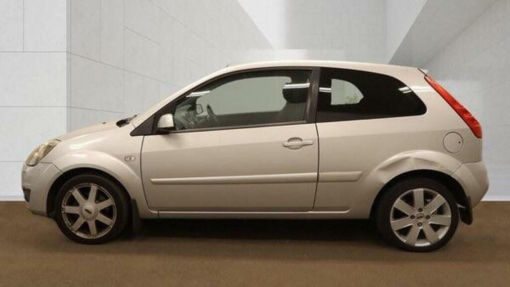 Ford Fiesta 1.25 Zetec Climate Silver #5