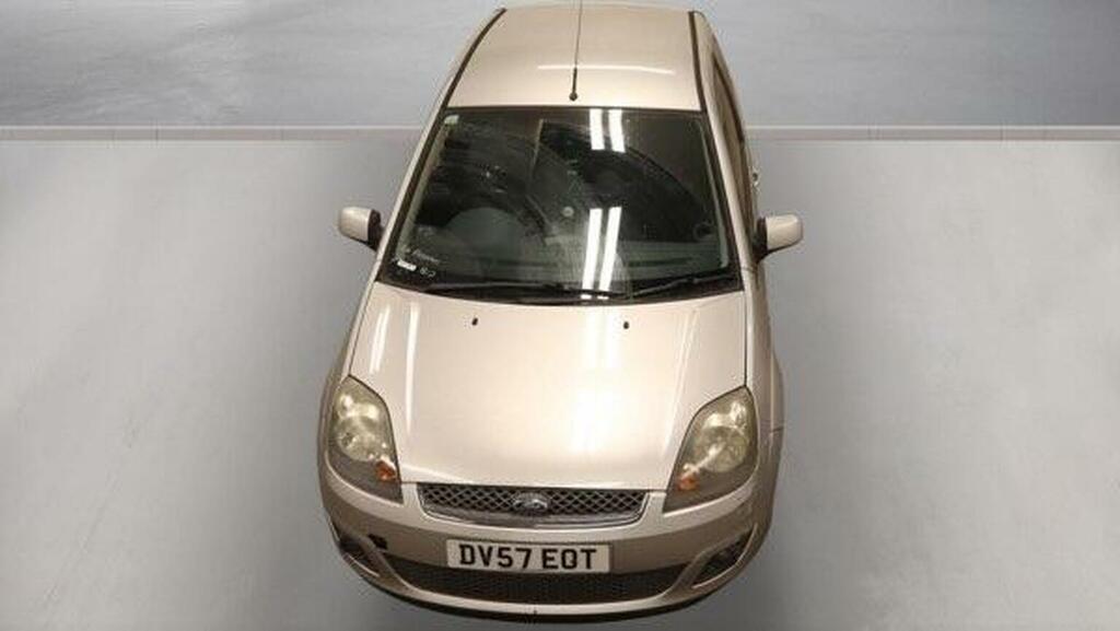 Ford Fiesta 1.25 Zetec Climate Silver #2