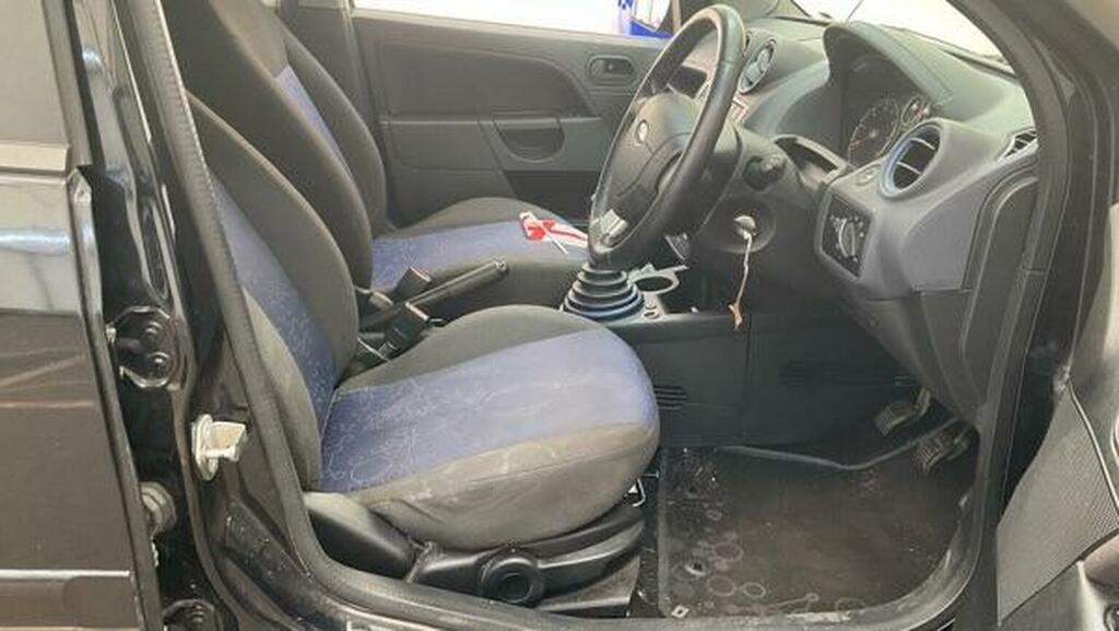 Ford Fiesta Zetec Climate Silver #8