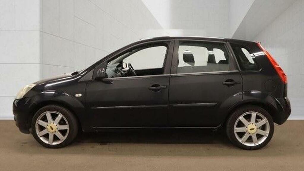 Ford Fiesta 1.4 Zetec Blue Edition Black #4