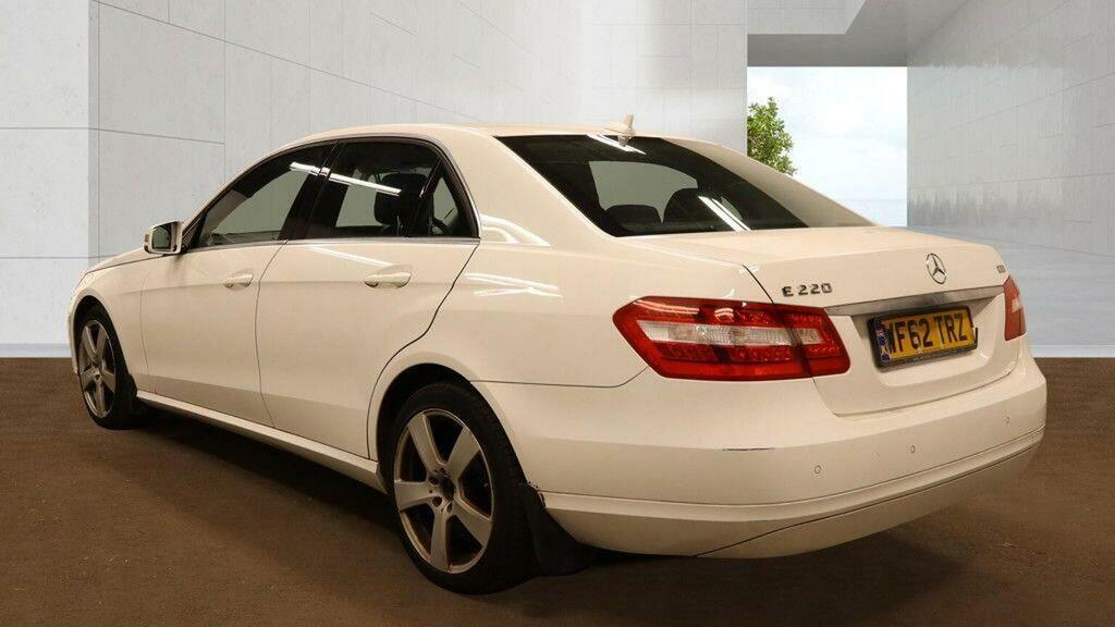 Mercedes-Benz E Class 2.1 E220 Cdi Blueefficiency Se Euro 5 Ss White #4