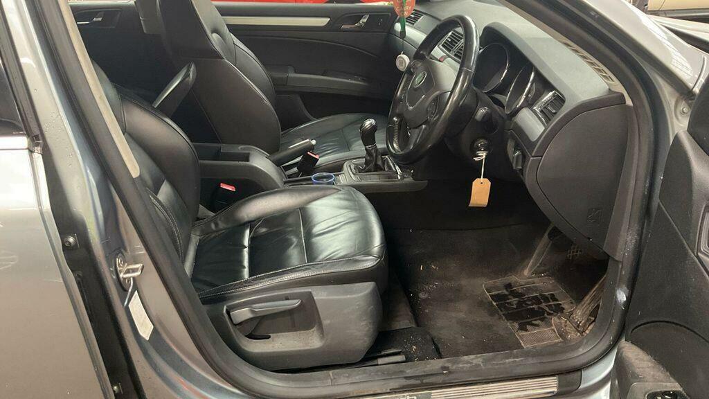 Skoda Superb Se Tdi Cr Grey #8