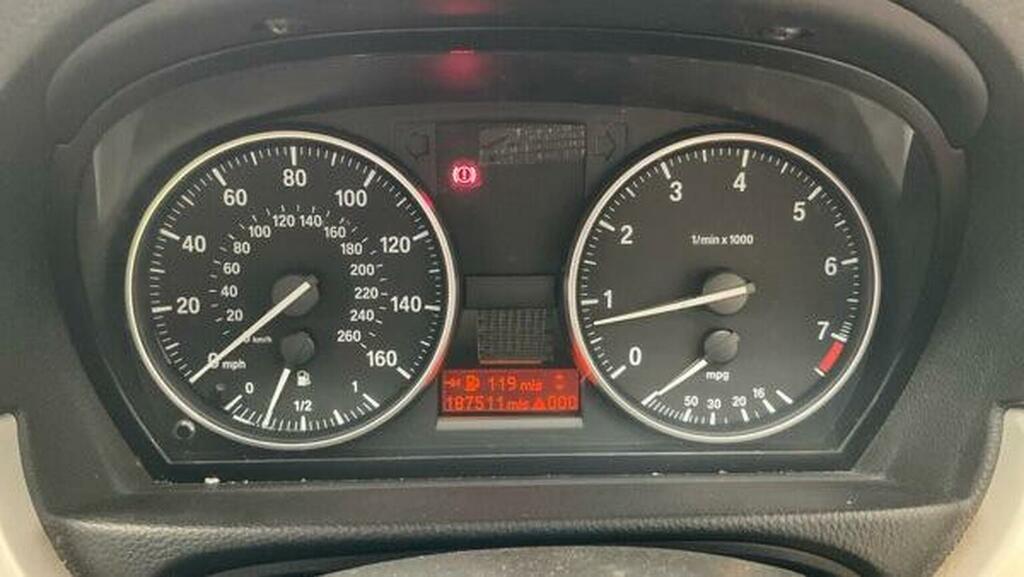 BMW 3 Series Saloon 2.0 Black #11