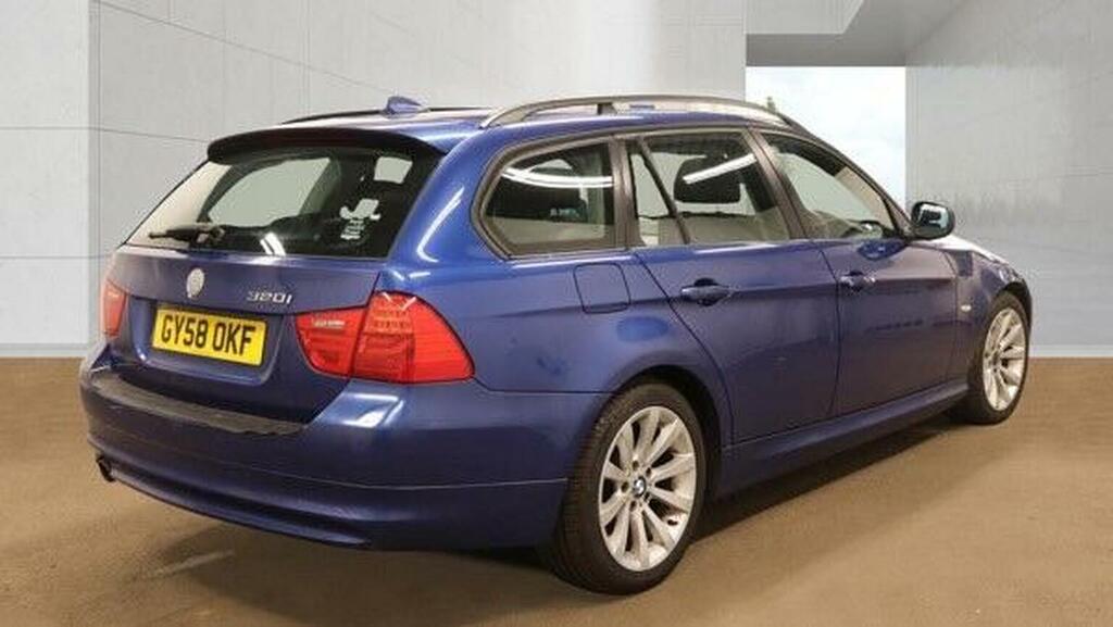 BMW 3 Series Saloon 2.0 Black #8