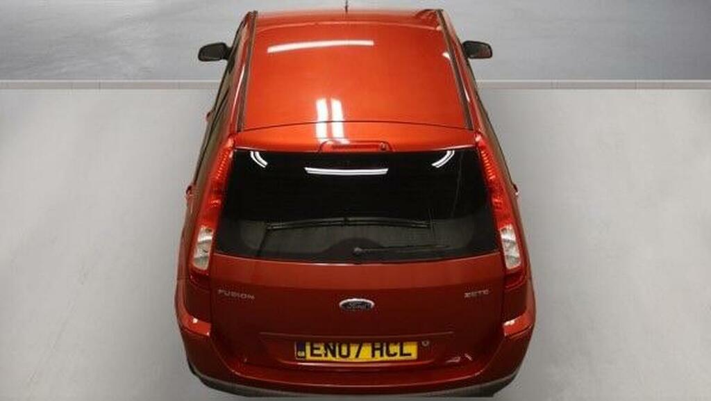 Ford Fusion 1.4 Zetec Climate Red #6