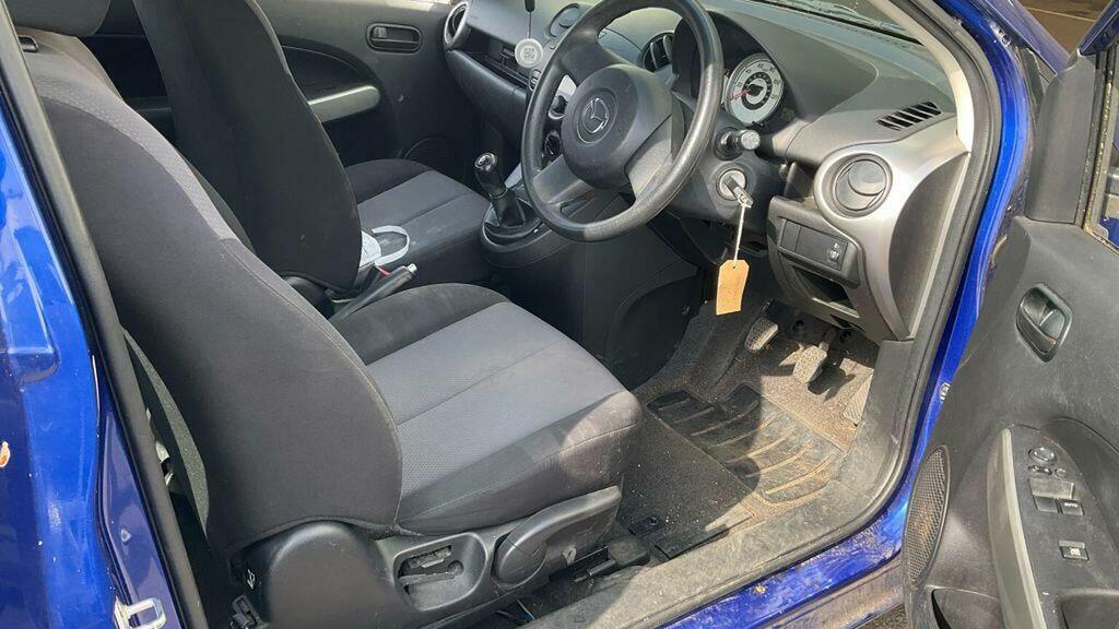 Mazda 2 1.5 Sport Hatchback Euro 4 103 Red #11