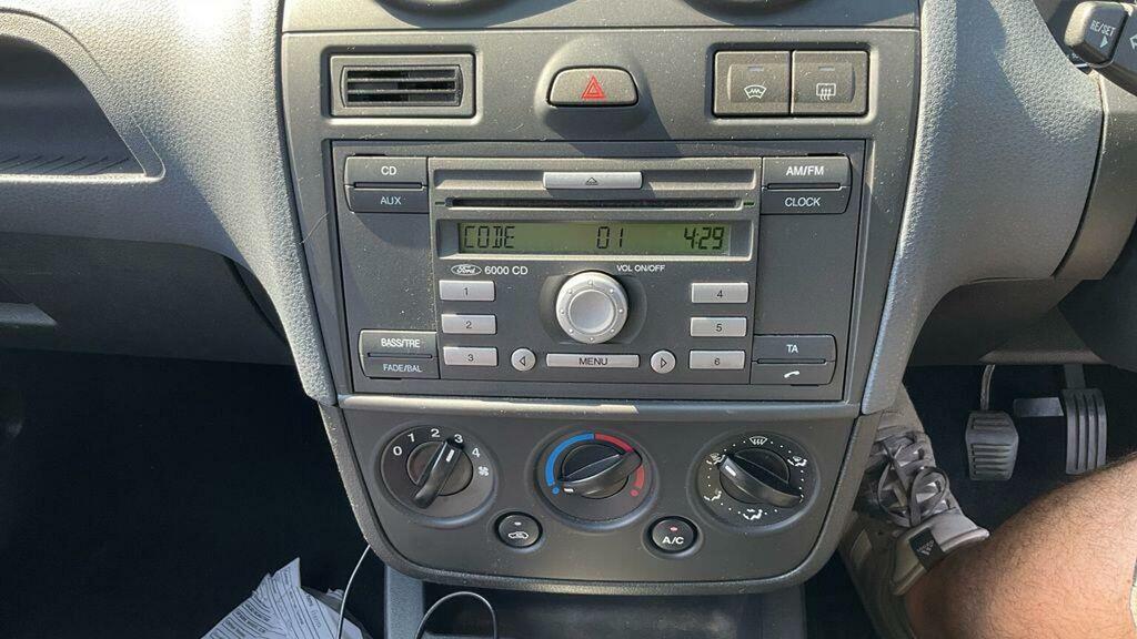 Ford Fiesta Hatchback 1.4 Zetec Climate 200707 Silver #11