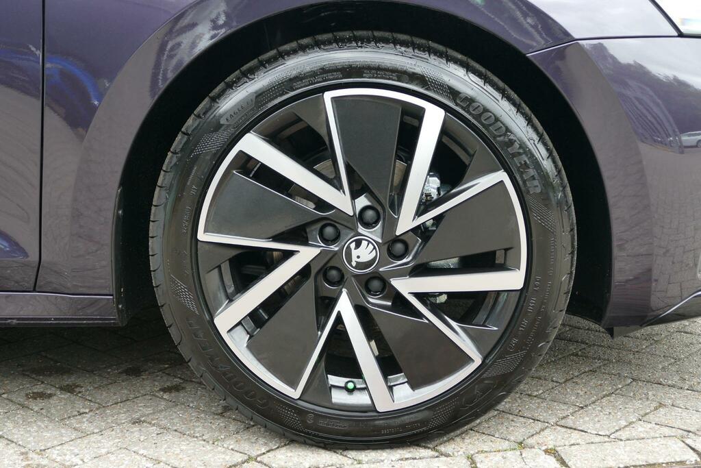 Skoda Octavia Octavia Estate Sportline 1.5 Tsi E-tec 150 Ps Dsg Purple #5