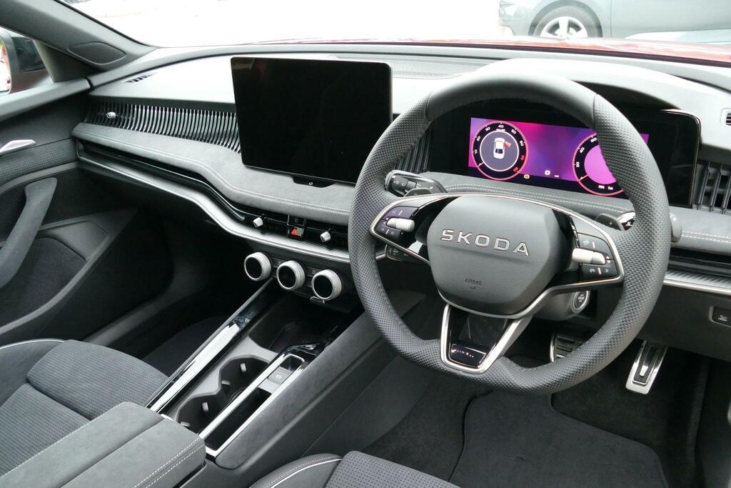 Skoda Superb Superb Hatch Sportline 2.0 Tdi 150 Ps Dsg Red #2