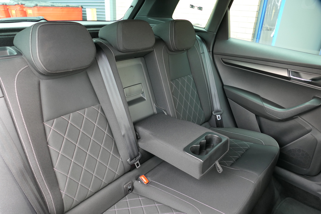 Skoda Karoq 2021 Suv 2.0Tdi 116Ps Se L Scr Dsg Grey #8