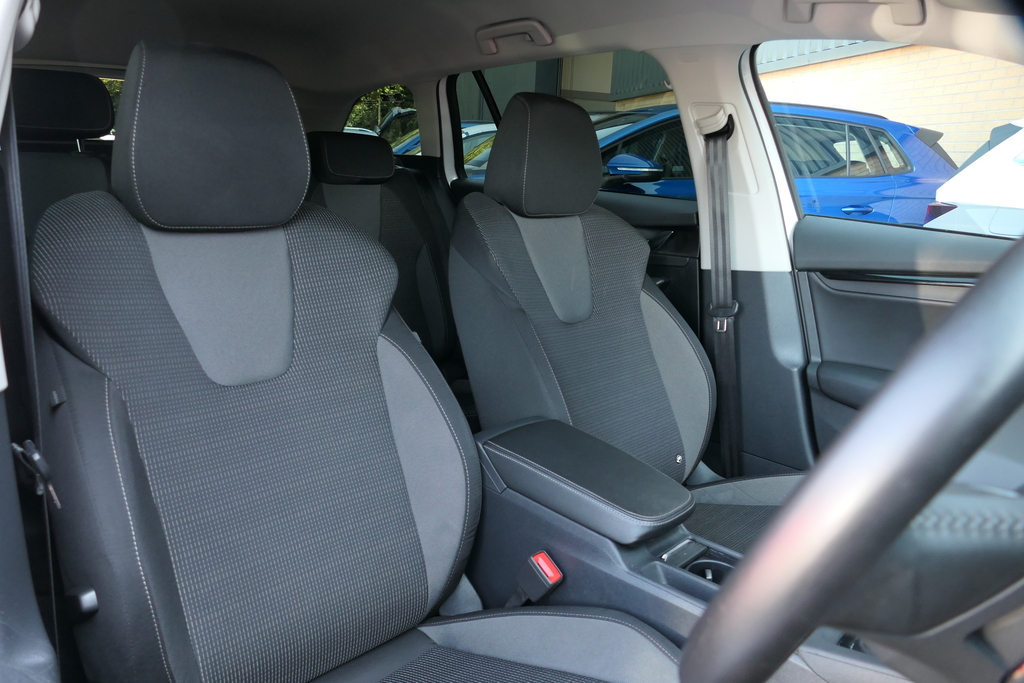 Skoda Octavia Skoda Estate 2.0 Tdi 150 Se L Dsg Black #10