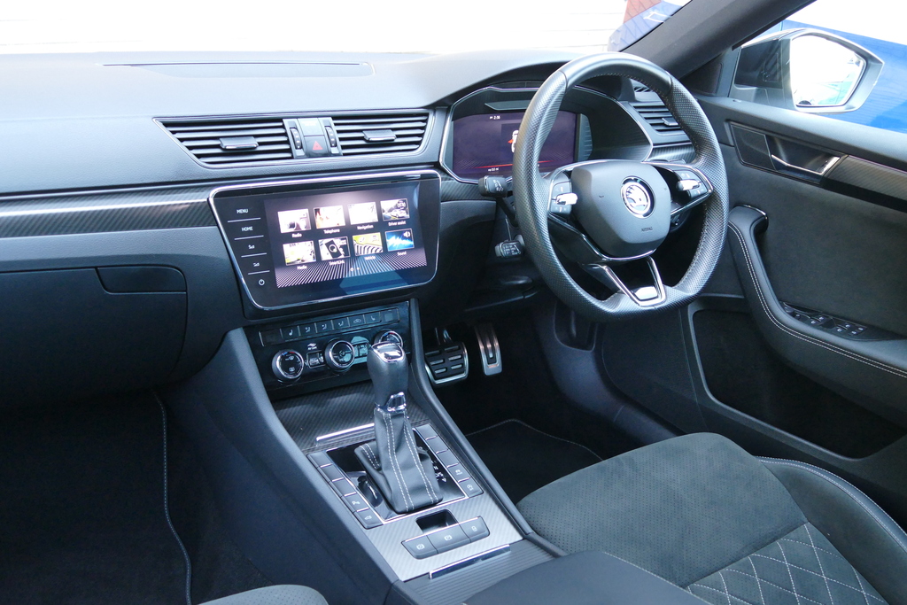 Skoda Superb 2.0 Tdi Cr Sport Line Plus Dsg 150 Ps White #2