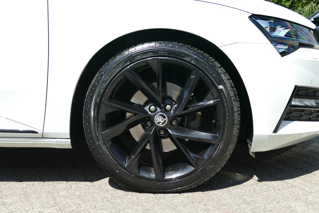 Skoda Superb 2.0 Tdi Cr Sport Line Plus Dsg 150 Ps White #5