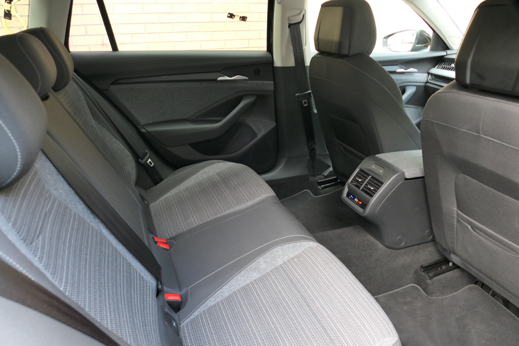 Skoda Superb Se Technology Blue #18