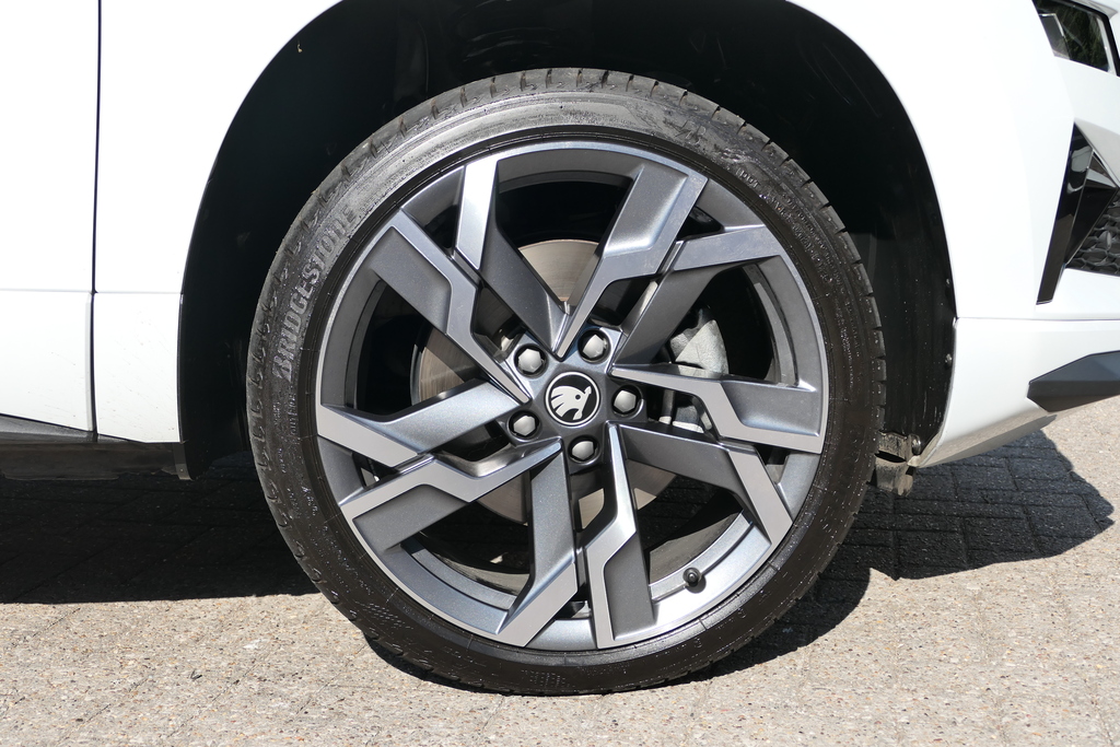 Skoda Karoq 1.5 Tsi Sportline Edition Dsg 150 Ps White #5