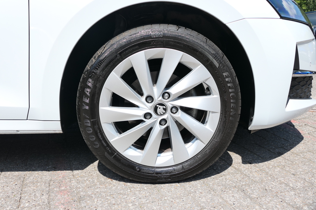 Skoda Octavia 1.5 Tsi 150 E-tec Se L Dsg 0 Ps White #5