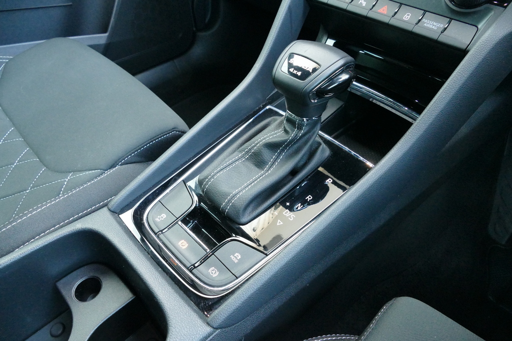 Skoda Karoq Se Technology Blue #29