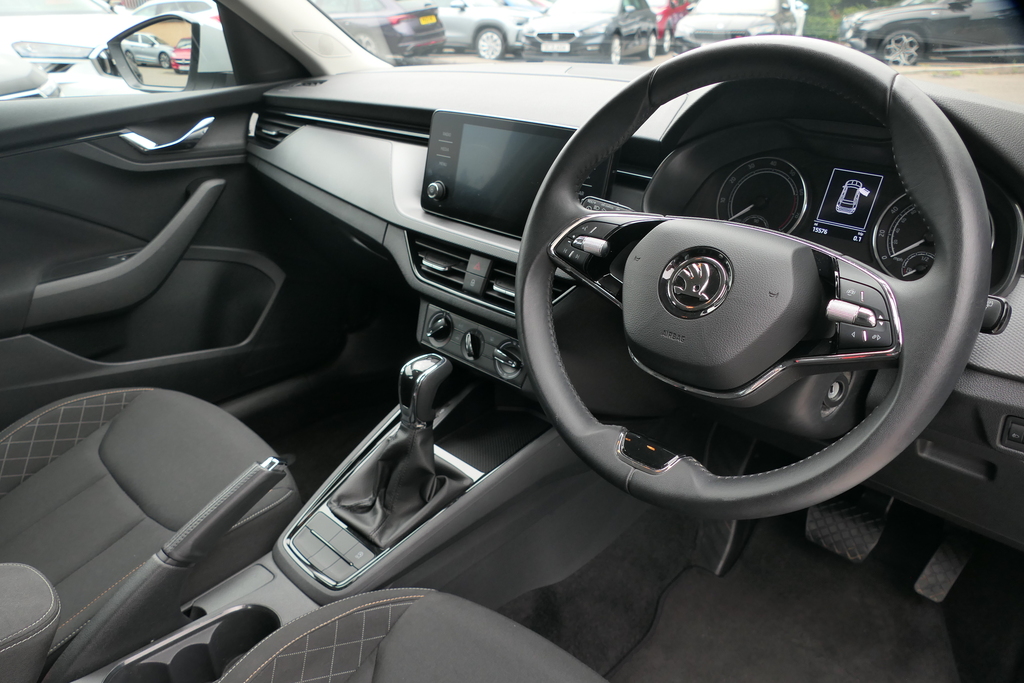 Skoda Kamiq 1.0 Tsi 110 Se Dsg 0 Ps White #6