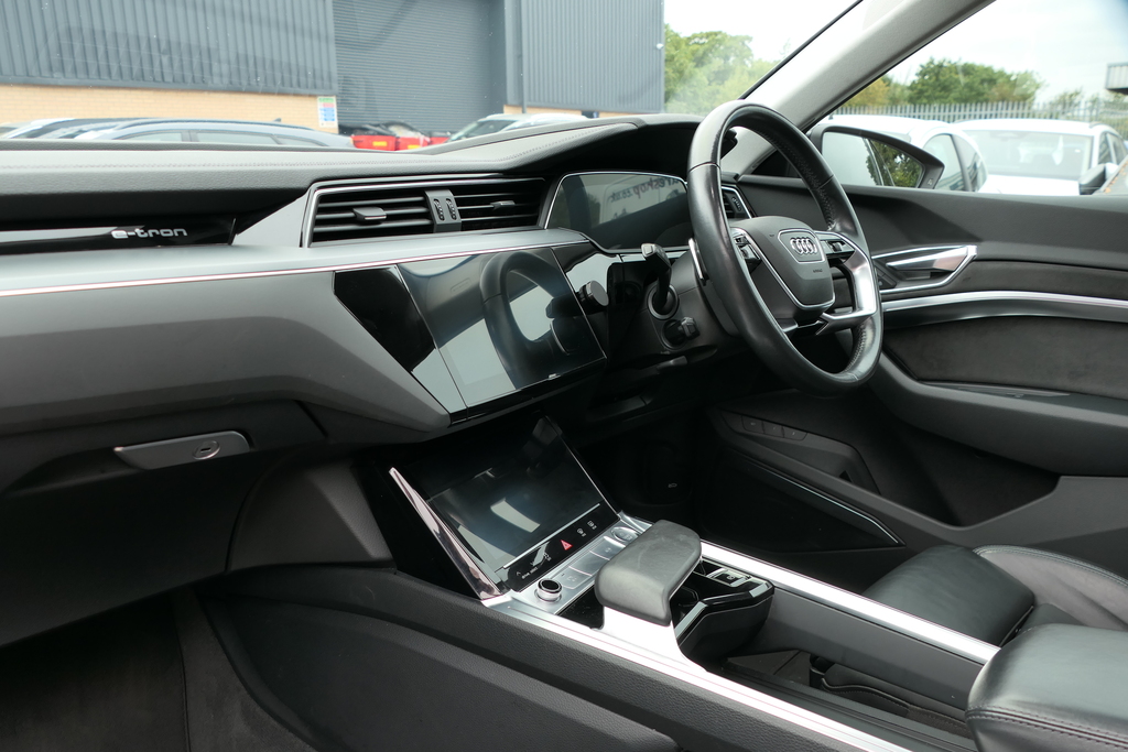 Audi E-tron 300Kw 55 Quattro 95Kwh 0 Ps Black #2