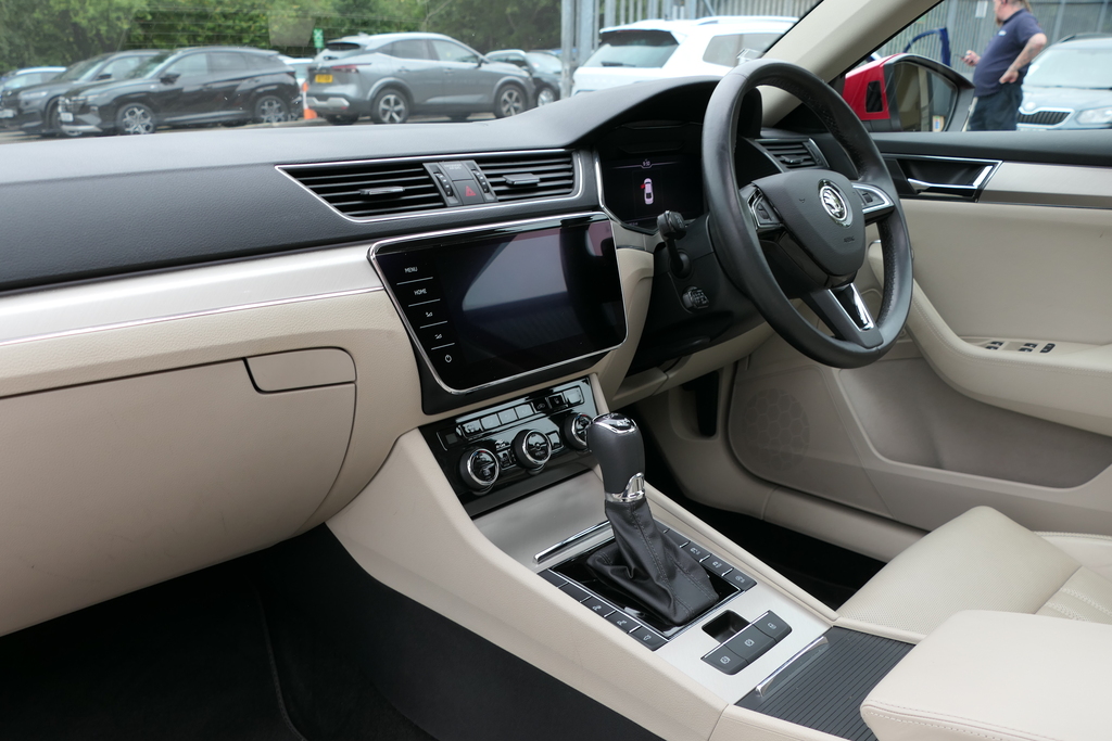 Skoda Superb 2.0 Tsi 272 Laurin Klement 4X4 Dsg 0 Ps Red #2