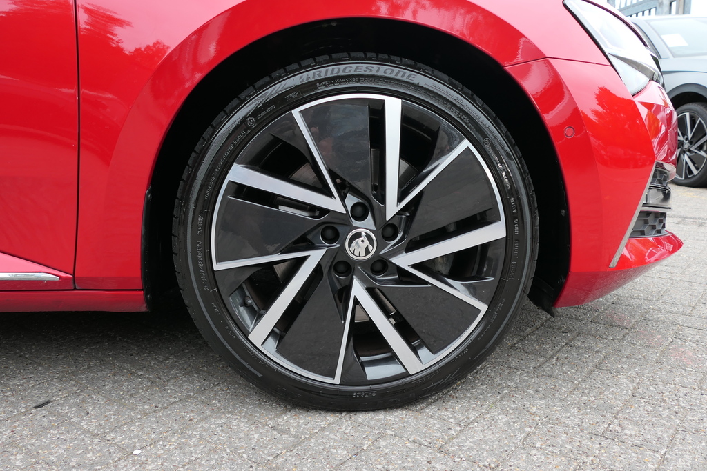 Skoda Superb 2.0 Tsi 272 Laurin Klement 4X4 Dsg 0 Ps Red #5