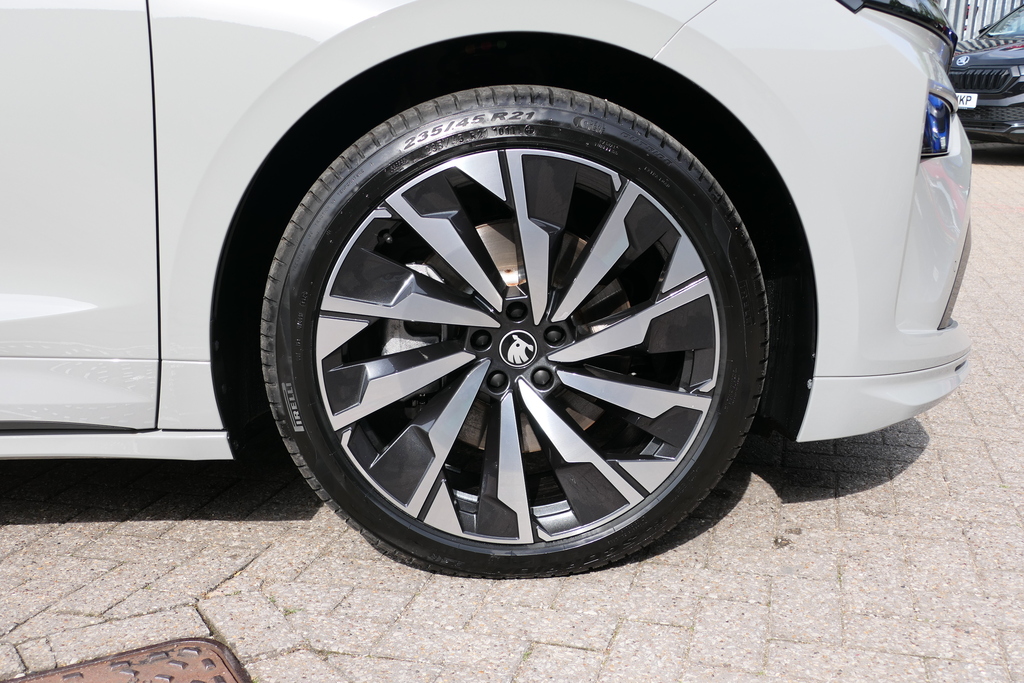 Skoda ENYAQ 210Kw 85X Sportline 82Kwh 4X4 0 Ps Grey #5