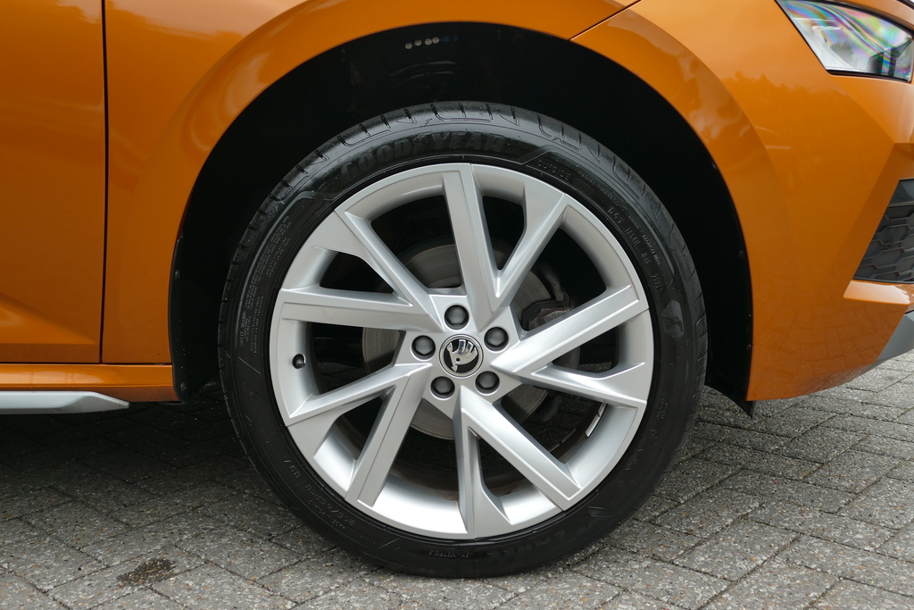 Skoda Kamiq 1.0 Tsi 110 Se L Executive 110 Ps Orange #5