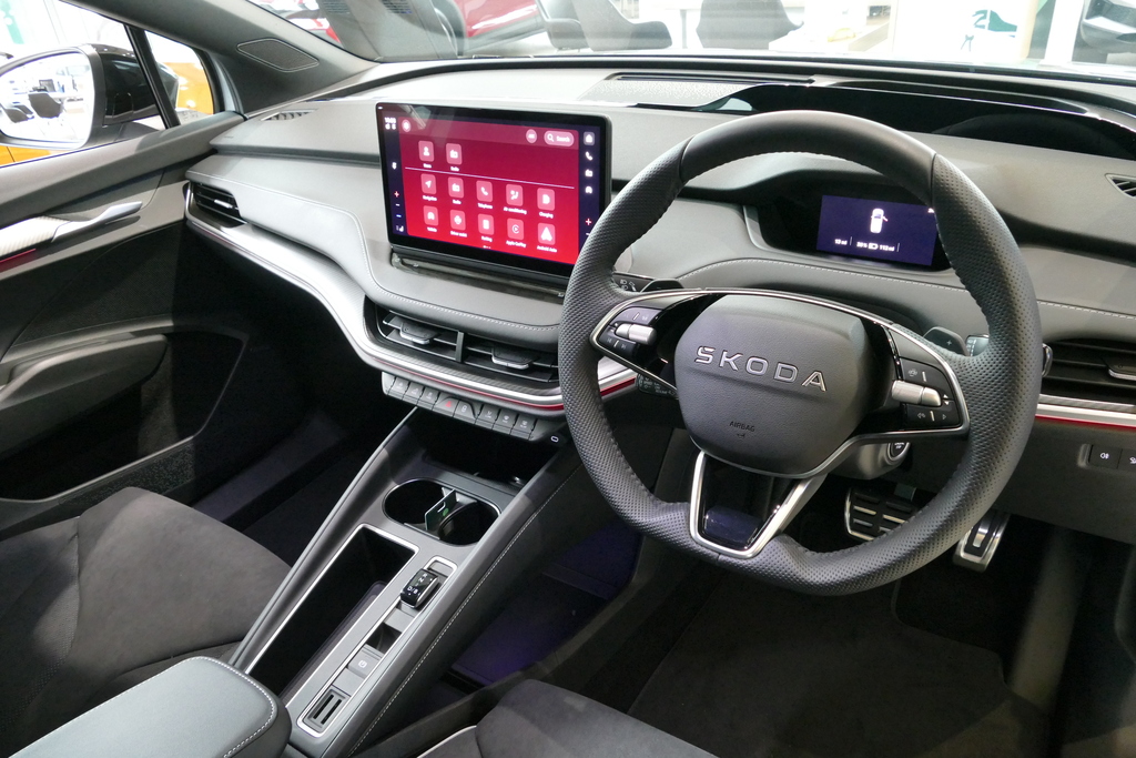 Skoda ENYAQ Enyaq Sportline 85X 82 Kwh 299 Ps Single Speed 4X4 Silver #5