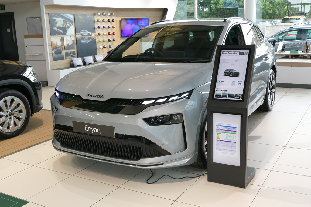 Skoda ENYAQ Enyaq Sportline 85X 82 Kwh 299 Ps Single Speed 4X4 Silver #4