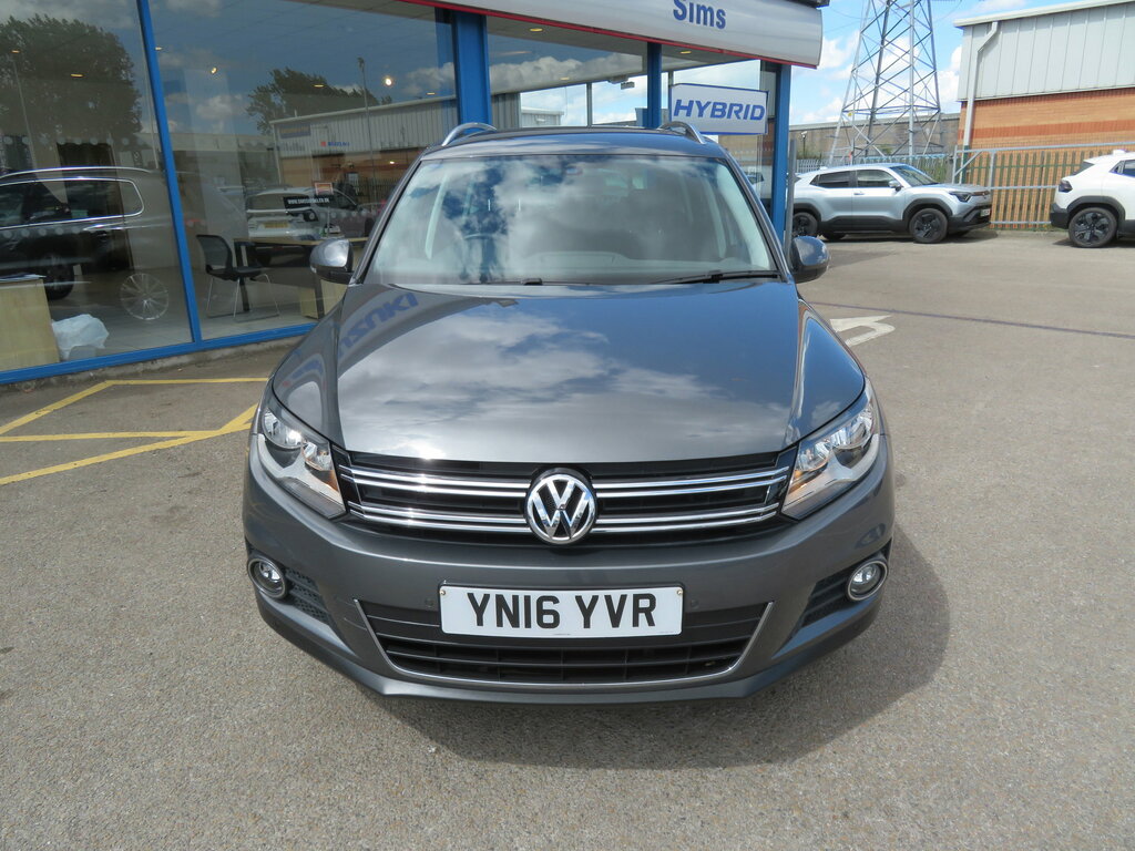 Volkswagen Tiguan Tiguan Estate Grey #2