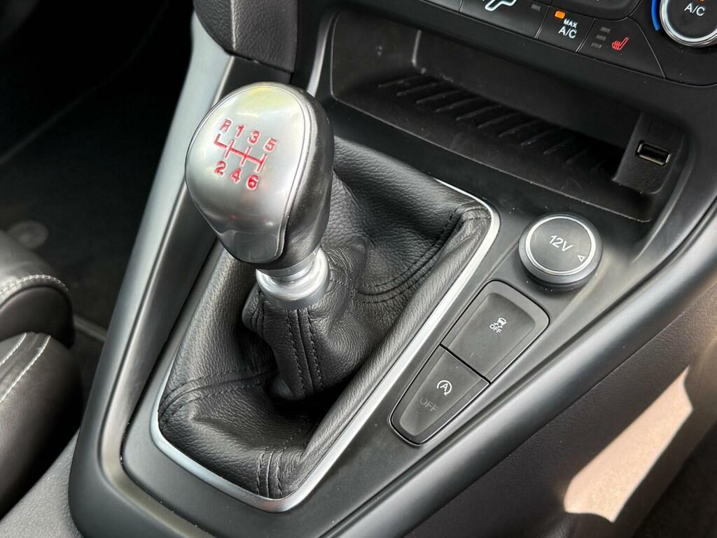 Ford Focus 1.0 Ecoboost 125 Zetec Silver #10