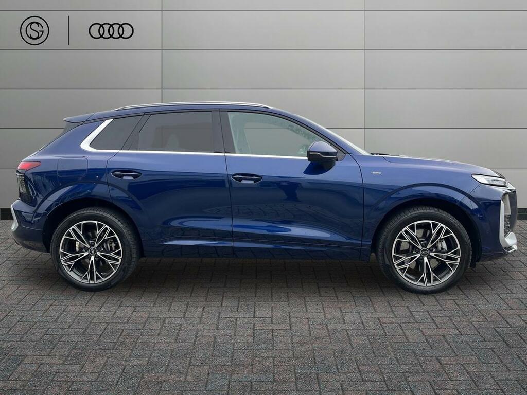 Audi Q3 1.5 E-hybrid S Line S Tronic Euro 6 Ss 26Kw CV75ZSX Blue #5