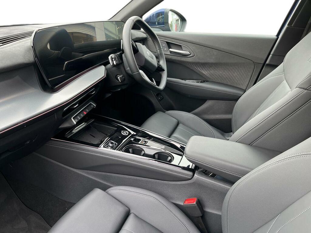 Audi Q3 1.5 E-hybrid S Line S Tronic Euro 6 Ss 26Kw CV75ZSX Blue #3