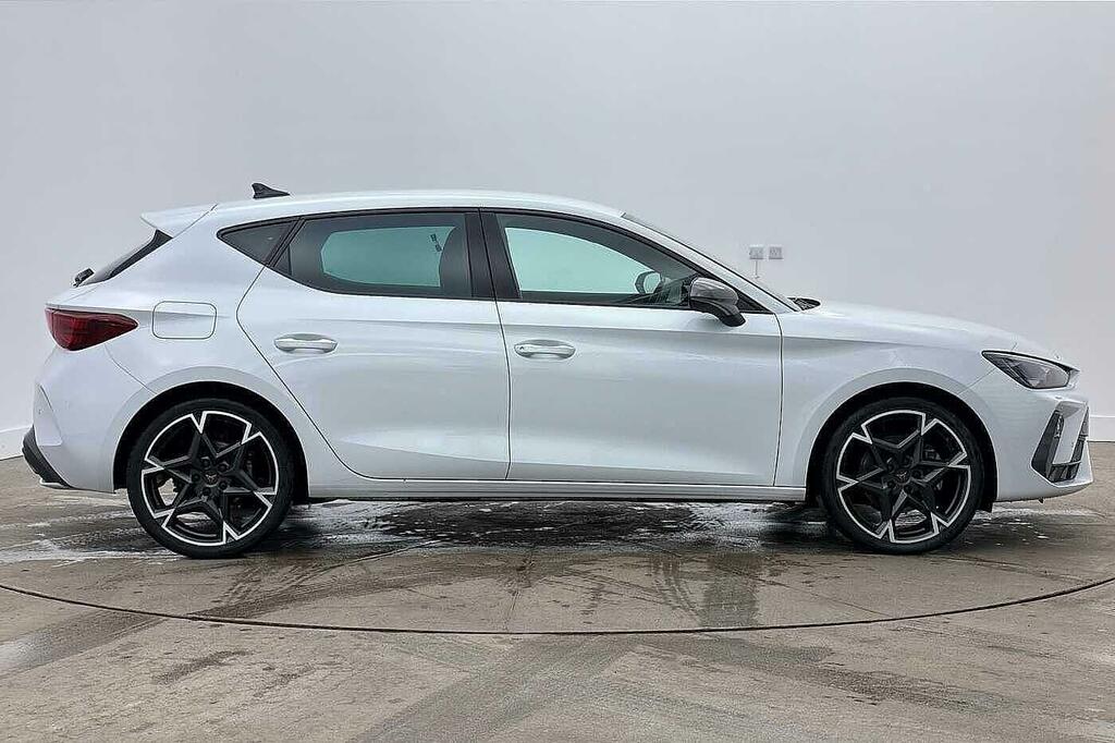 Cupra Leon 1.5 Etsi 150 V2 Dsg White #4