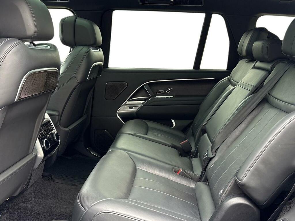 Land Rover Range Rover 4.4 P530 7 Seats Black #4