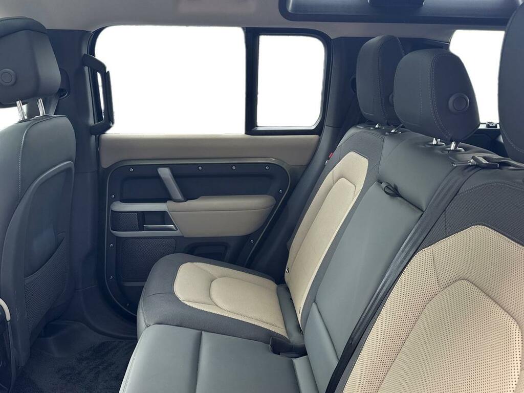 Land Rover Defender 110 3.0 D300 X-dynamic Hse Green #4